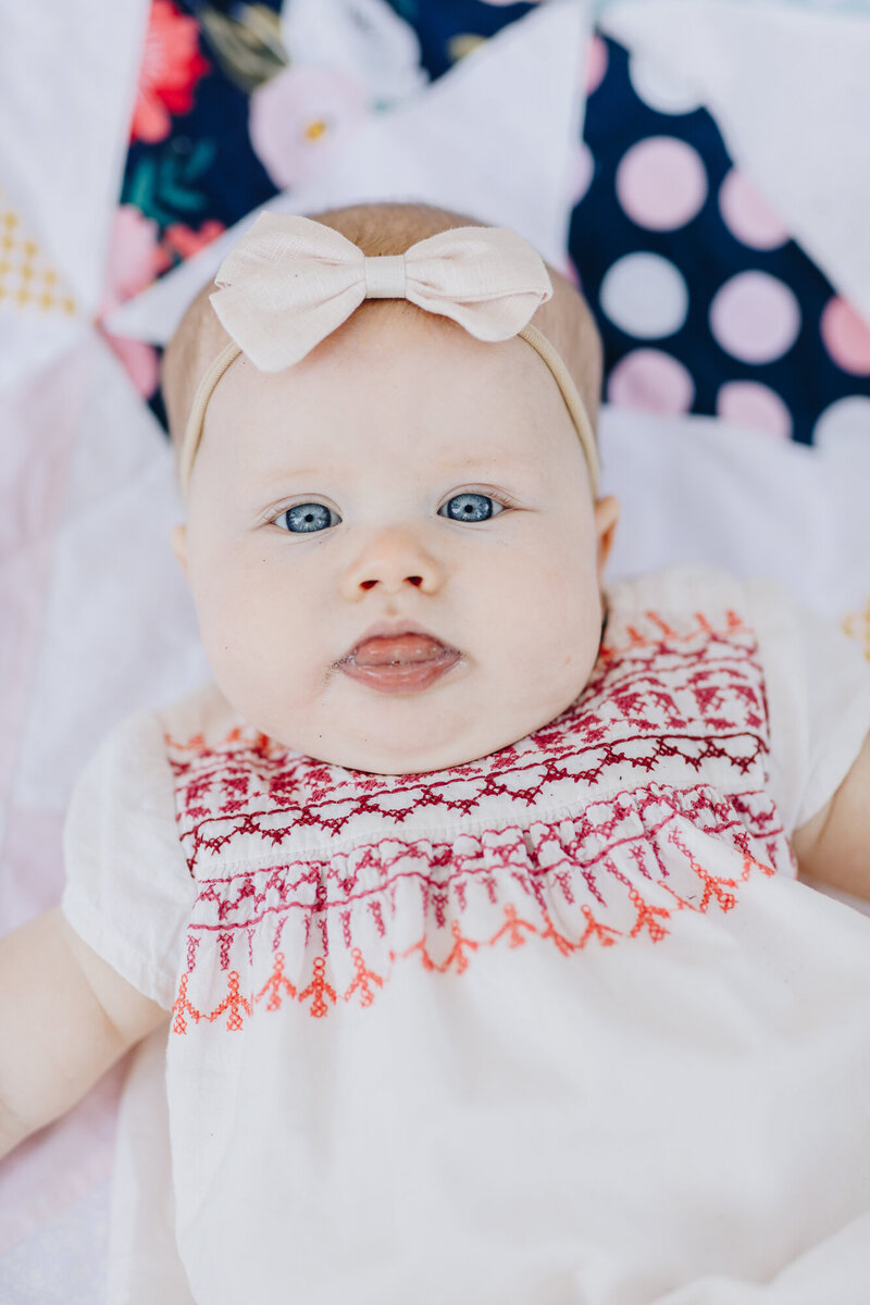 Candid Hudson Valley family photos in Newburgh with real laughter and easygoing direction