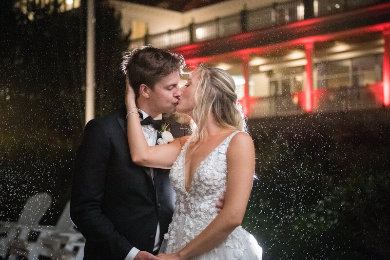 Mallard Island Yacht Club Wedding in rain183