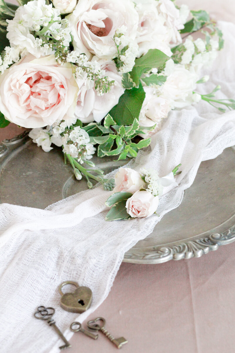 florist-greenwich-new-york-connecticut-designer-preservation-floral-wedding-westchester-bouquet-cream-blush-11