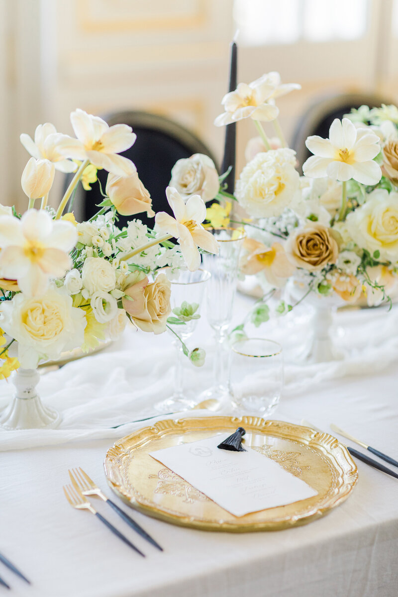 Wedding-photographer-Chateau-France-table-setting