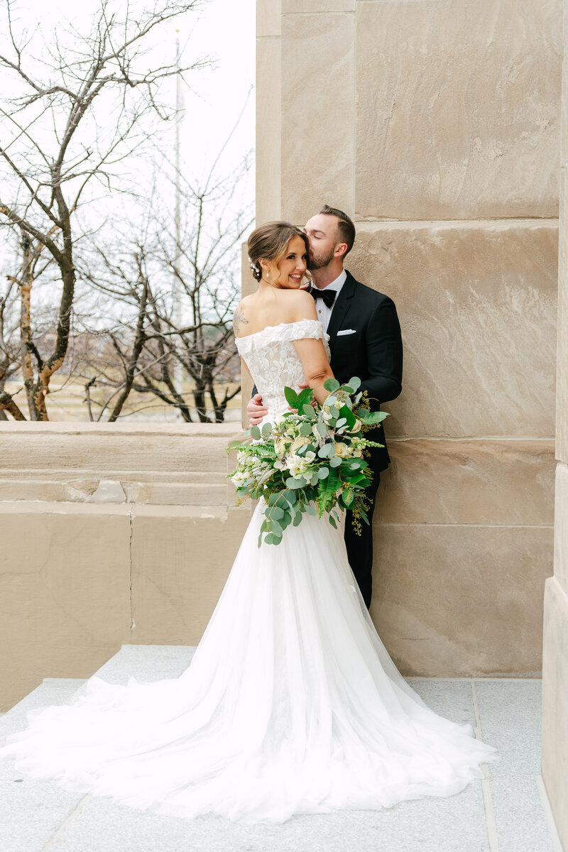 thewildphern-new-vintage-place-winter-wedding-grand-rapids-michigan-kira-matt-6