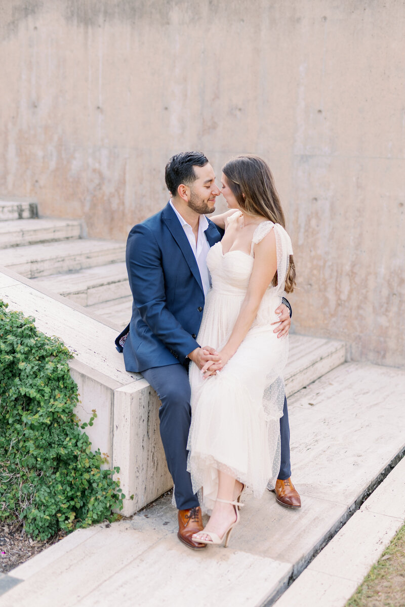 Fort-Worth-Kimbell-Art-Museum-Engagement-Session-Chirstian-Wedding-Photographer-Kortney-Boyett22