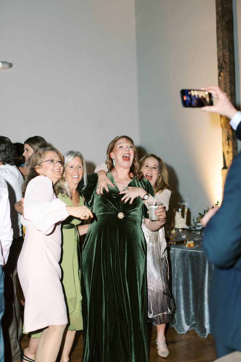 sarah-elizabeth-studio-ohio-wedding-photographer-the-landing-cummins-wedding-saturday-the-party-301