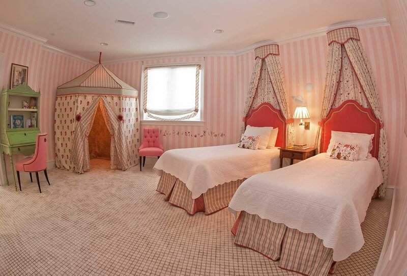 girls-twin-beds