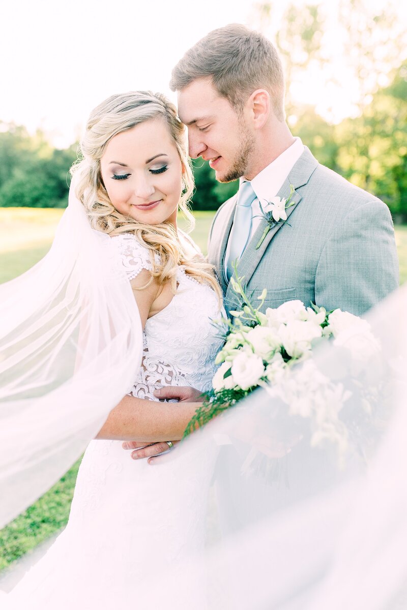wedding photos at the cotton gin barn in charlotte