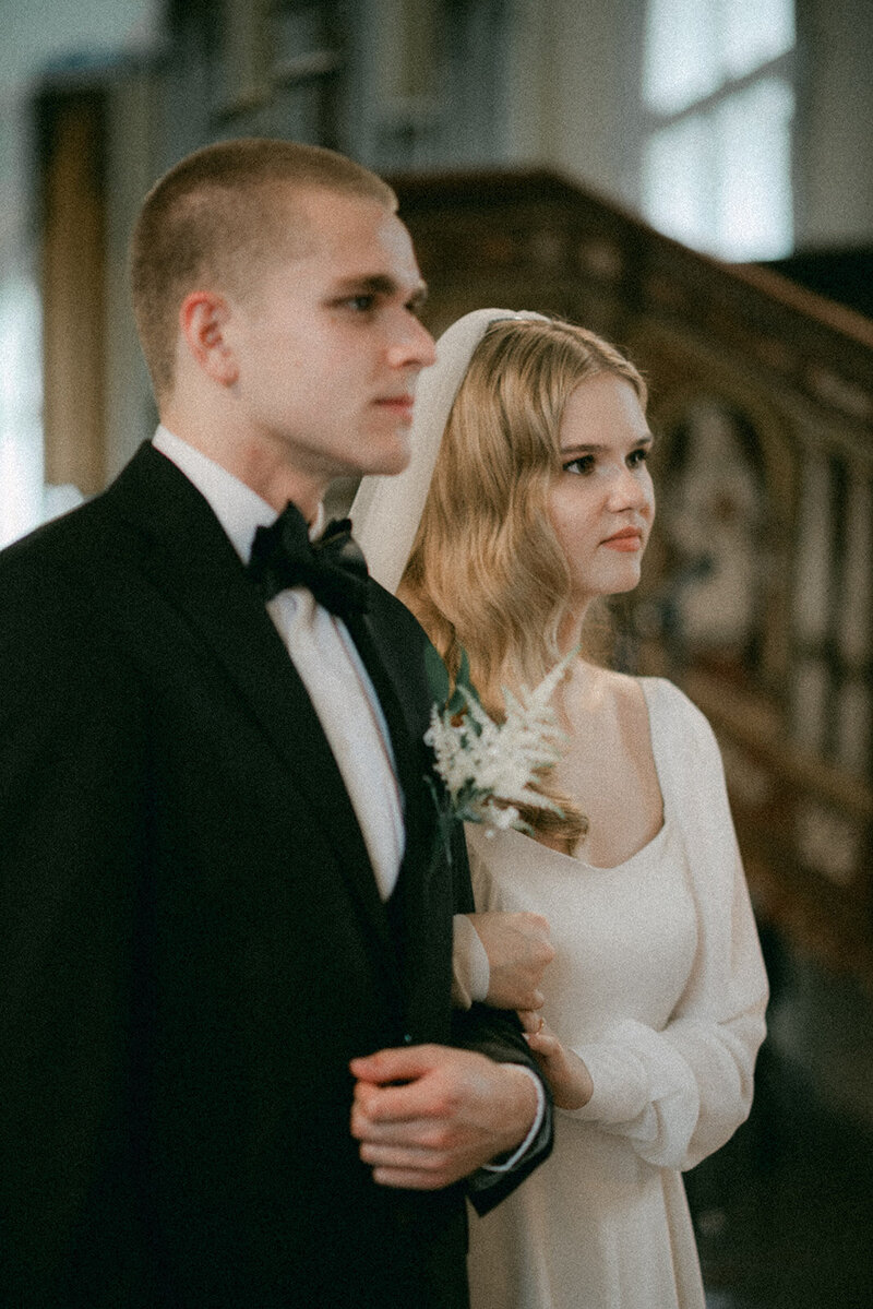 Wedding photograph of an intimate wedding ceremony by photographer Hannika Gabrielsson