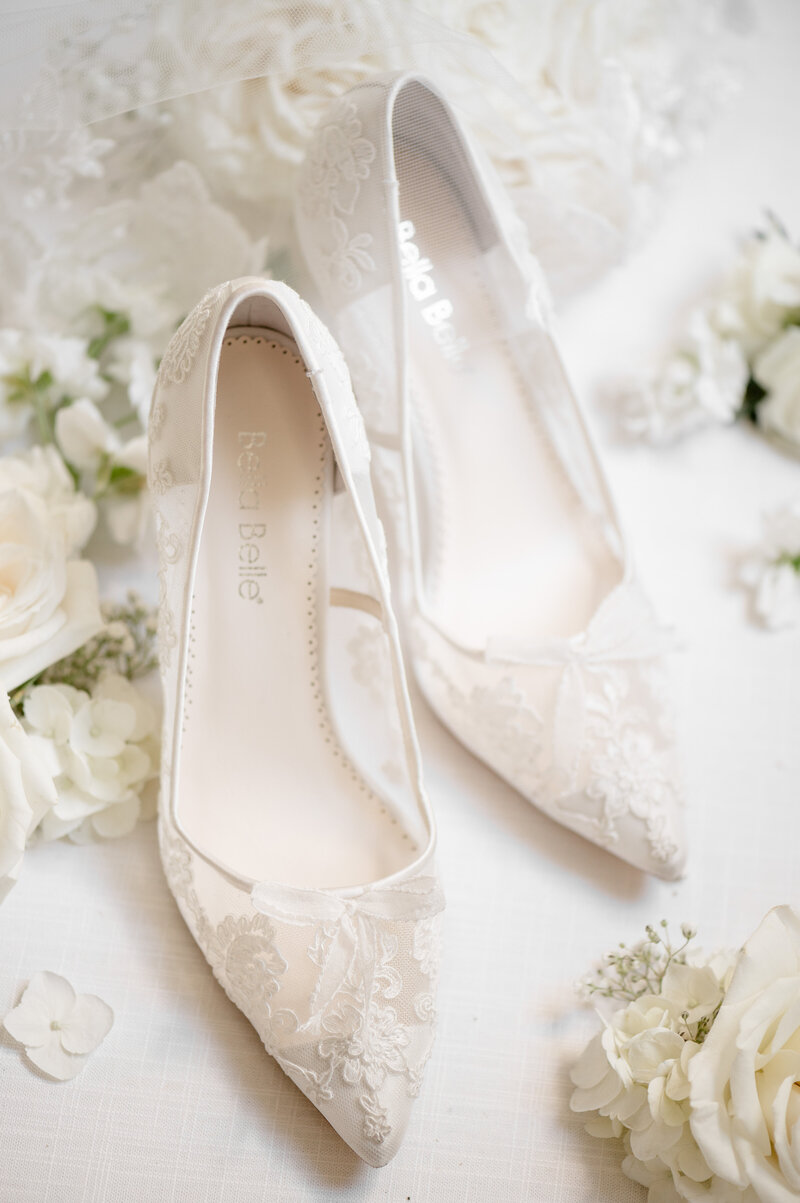 Indiana_Michigan_Wedding Planner_Lizton_Lizton Lodge_Lace_Bridal Shoes