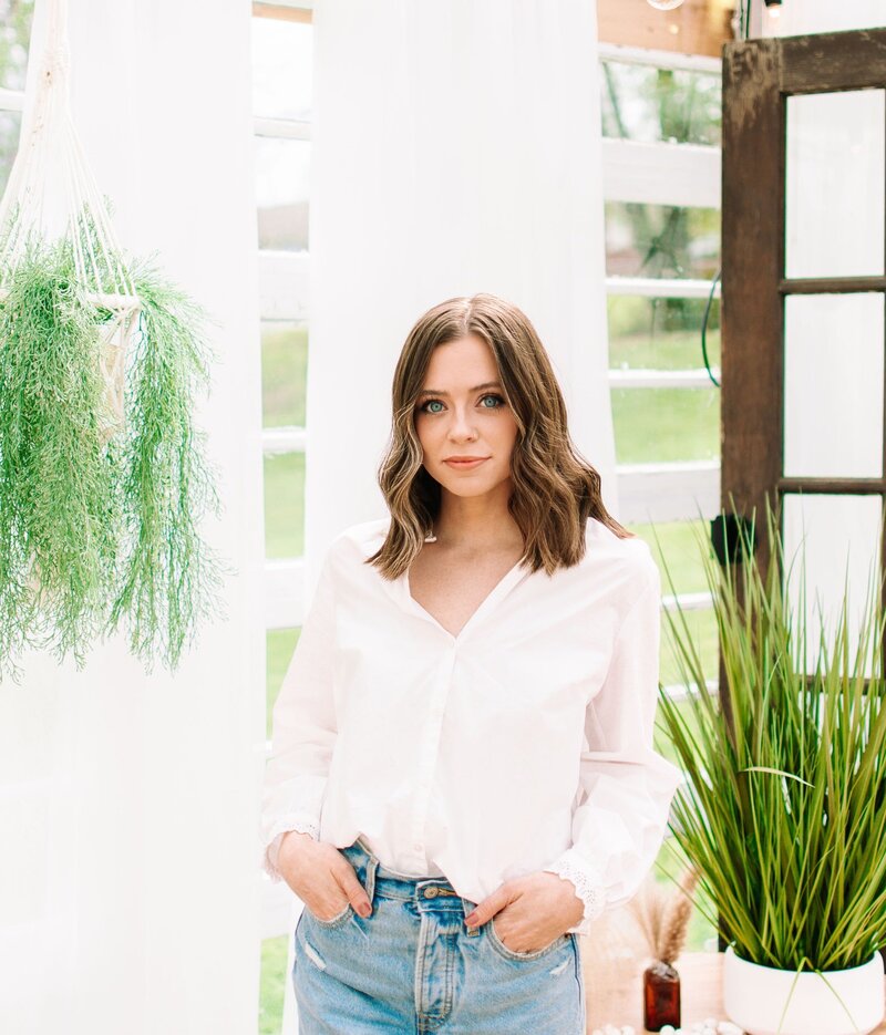 Website word writer Tori Arnold in a simple branding photoshoot.