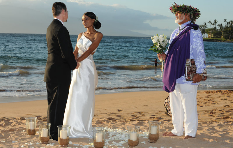 Wedding photographers on Maui