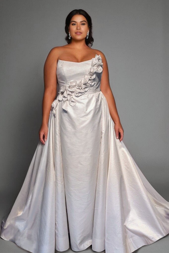 Strapless plus size wedding dress with detachable skirt