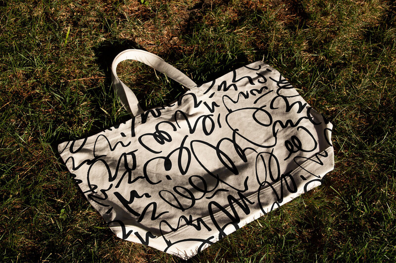 Pionera Edu Illustrated Doodle Bag