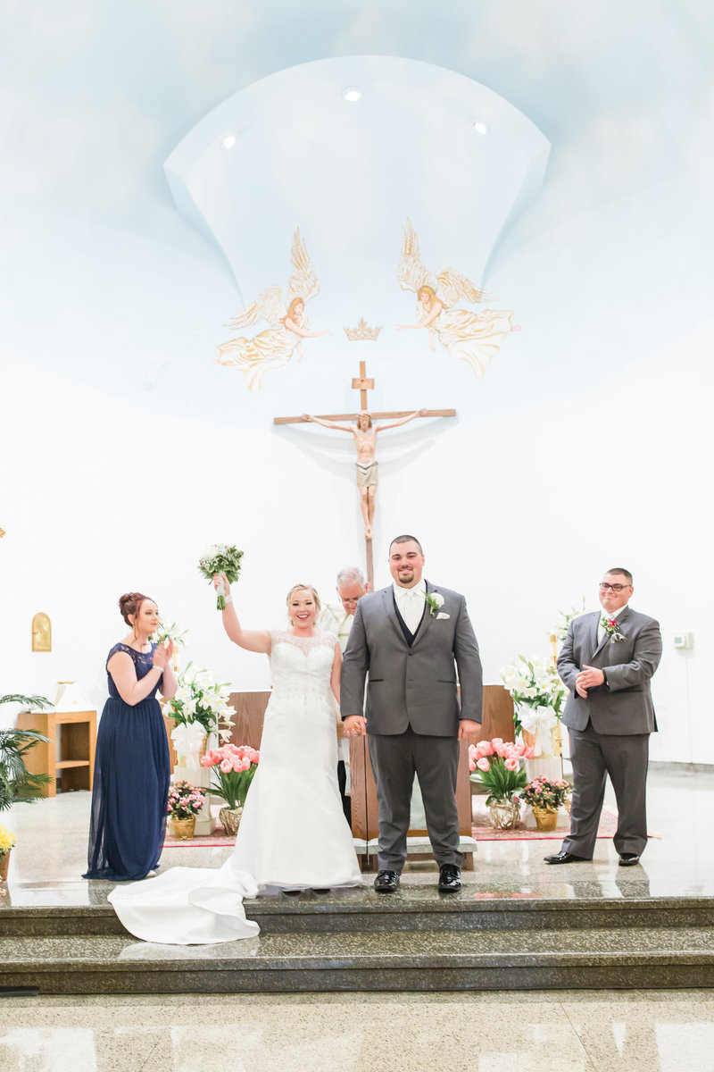Classic-spring-St- Francis-church-tornto-ohio-wedding-15