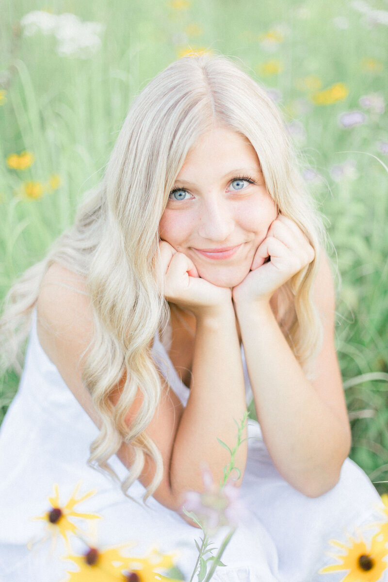 Lyndsey_Rose_Photography_Minnesota_Motherhood_Seniors_Family_Newborn_Photographer_Senior_Gallery_Gianna-31
