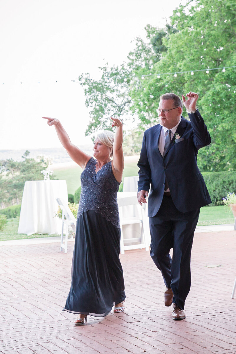 Reception-Formalities_Harrisburg-Hershey-Lancaster-Wedding-Photographer_Photography-by-Erin-Leigh_0002
