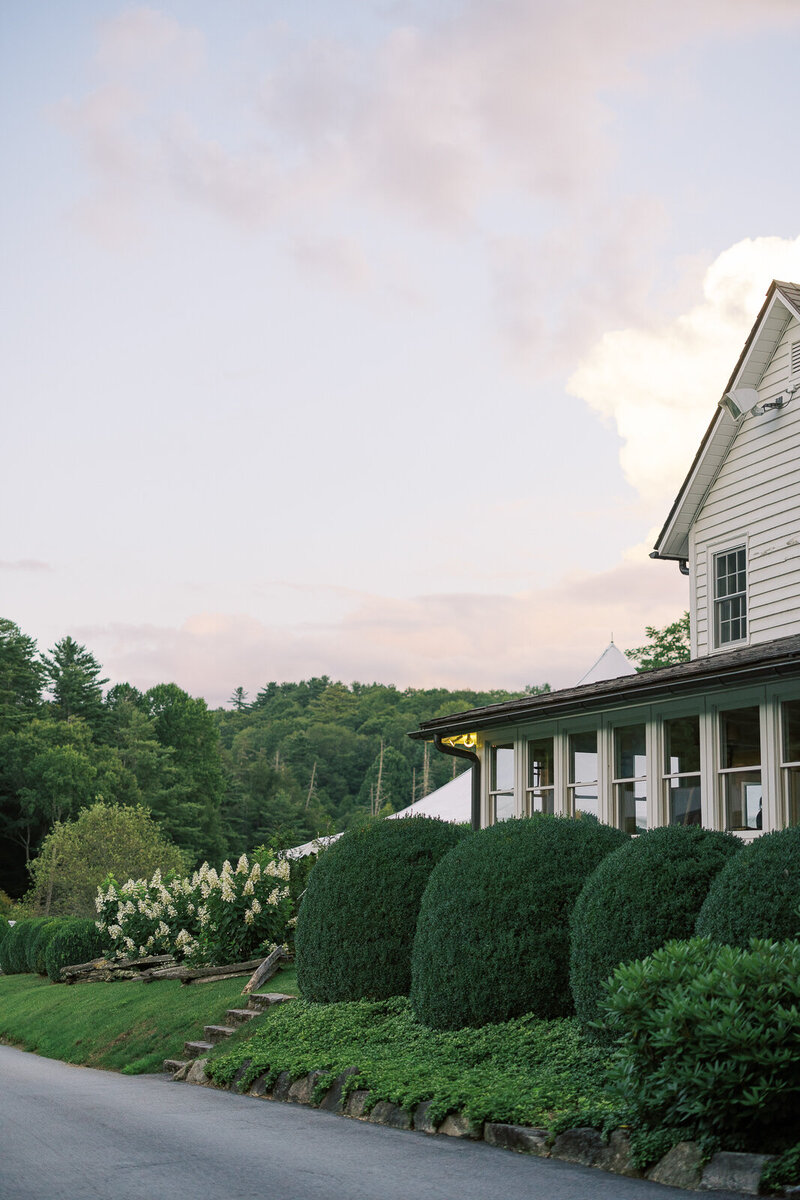 half-mile-farm-old-edwards-inn-summer-wedding-0169