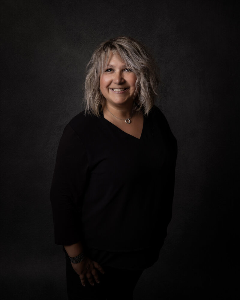 Anne Holzem Photography, favorite maternity and newborn photographer in Colorado Springs, Colorado.