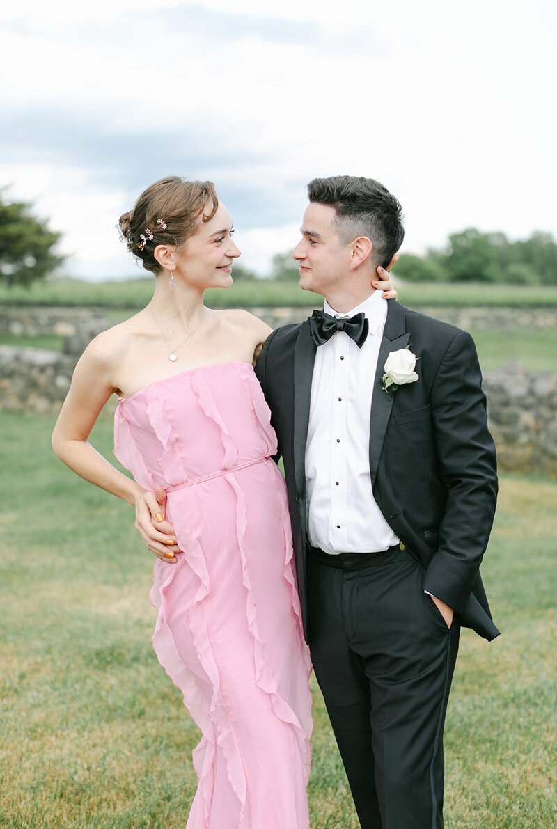 cocktail-hour-vineyard-wedding