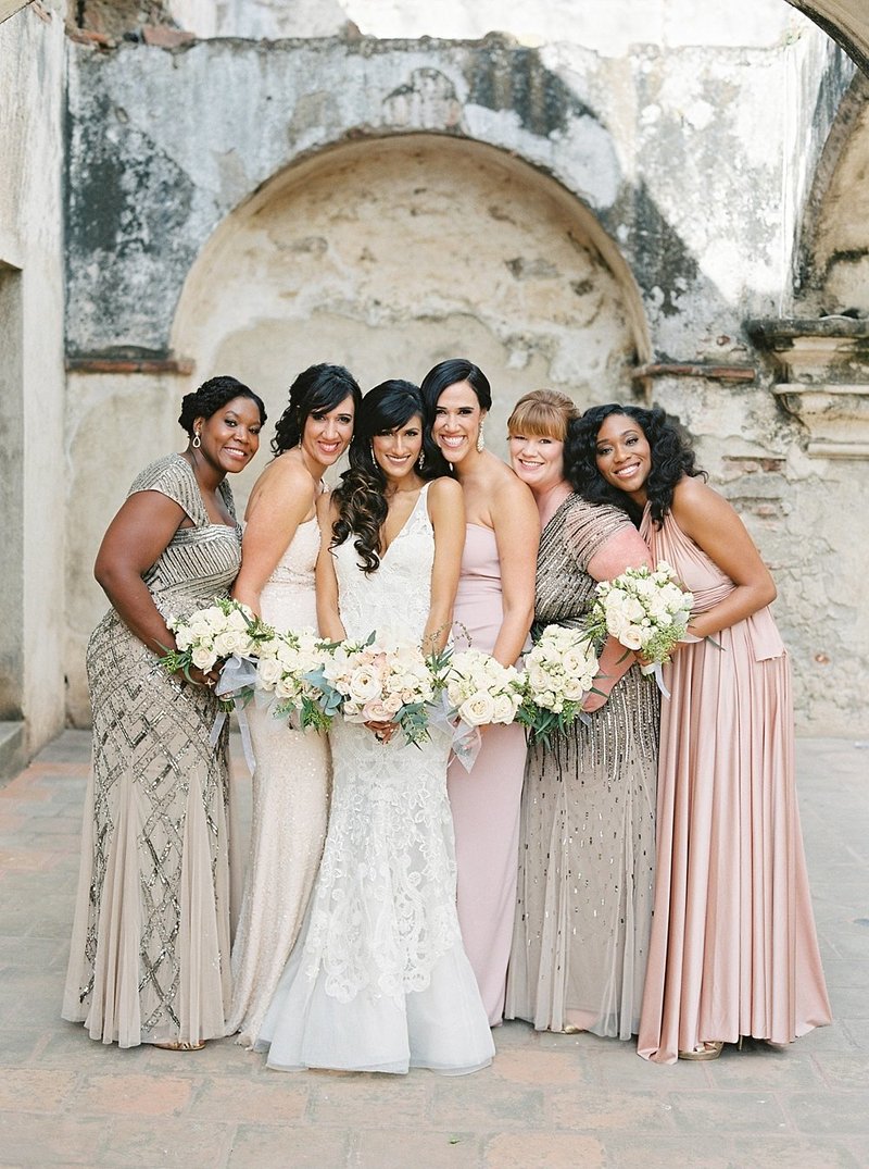 21-bridal-party-picture-in-guatemala-ruins