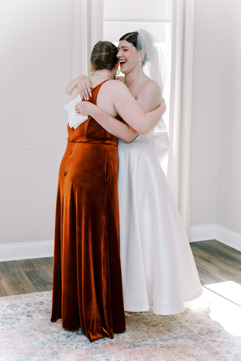 sarah-elizabeth-studio-ohio-wedding-photographer-the-landing-cummins-wedding-friday-getting-ready-125