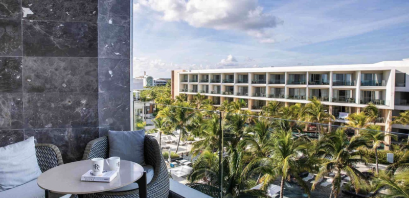 TRS Coral Junior Suite Beachside