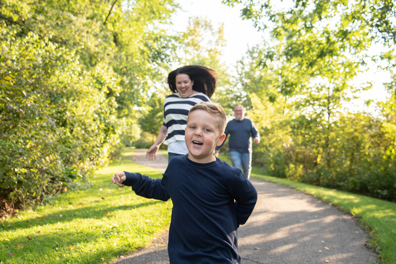 MedinaOhioBuckeyeWoodsPositivelyPortraitsFamilyPhotos12