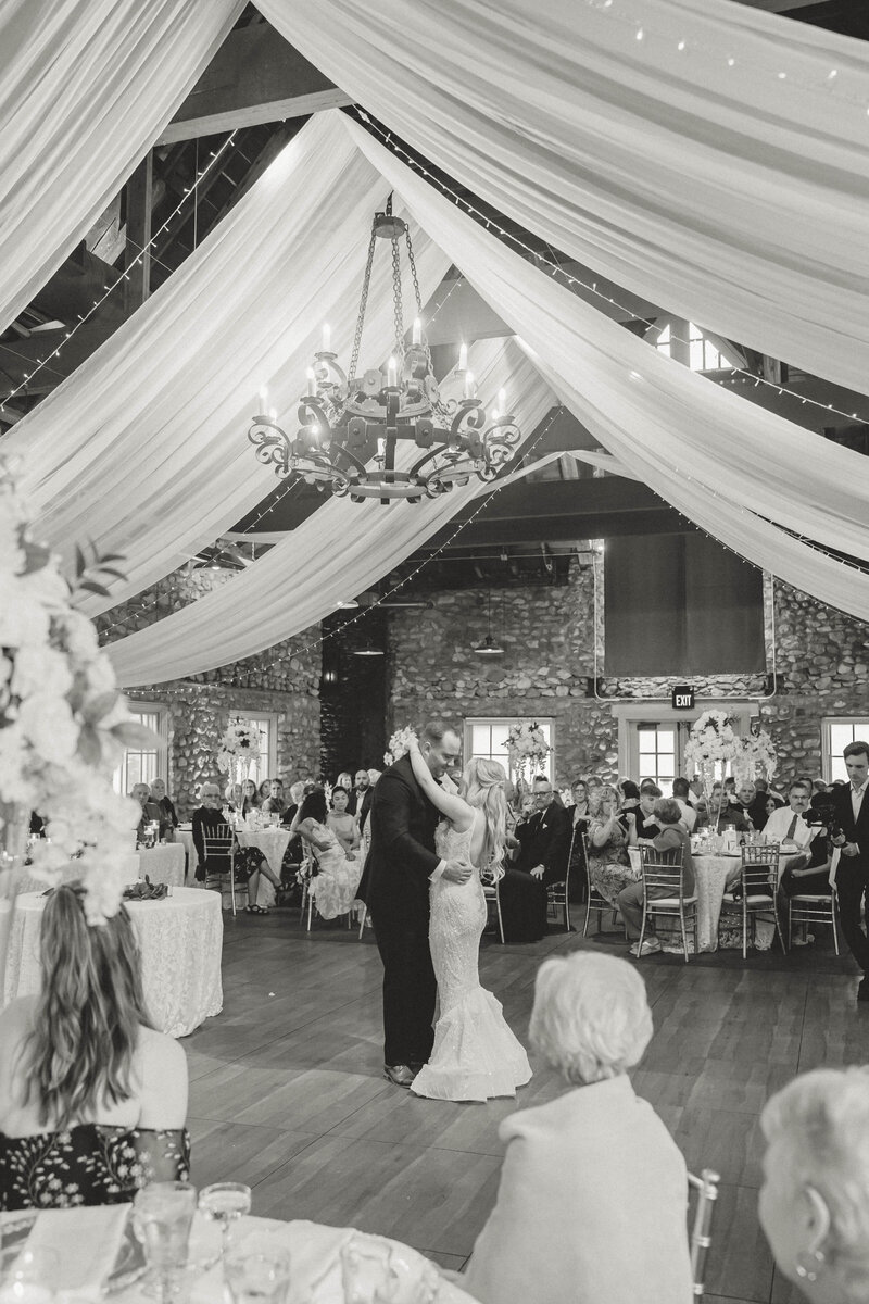 70-A&J - Wedding - Castle Farms - Michigan Wedding Photographer