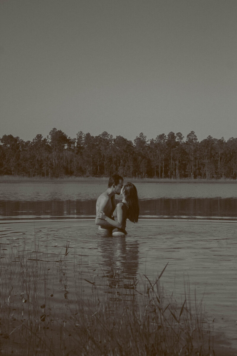 couple photography at a lake