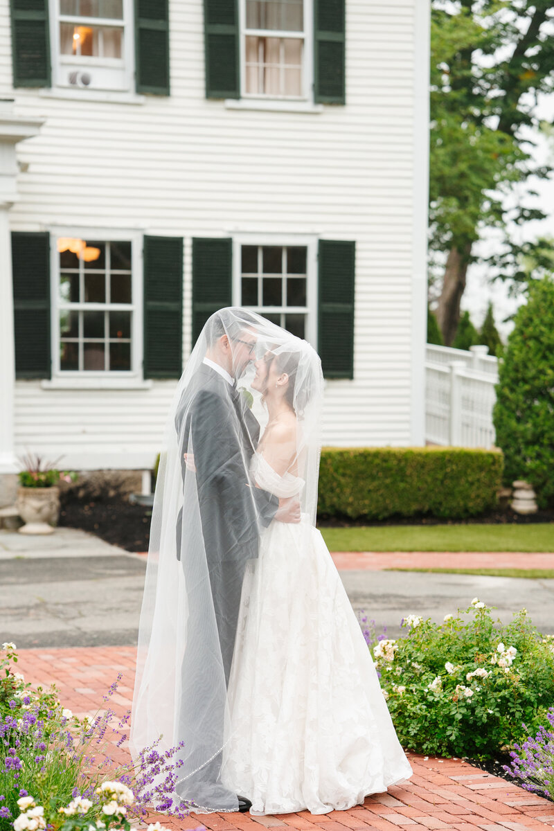 romantic photos at the evermore at pierce farm 
