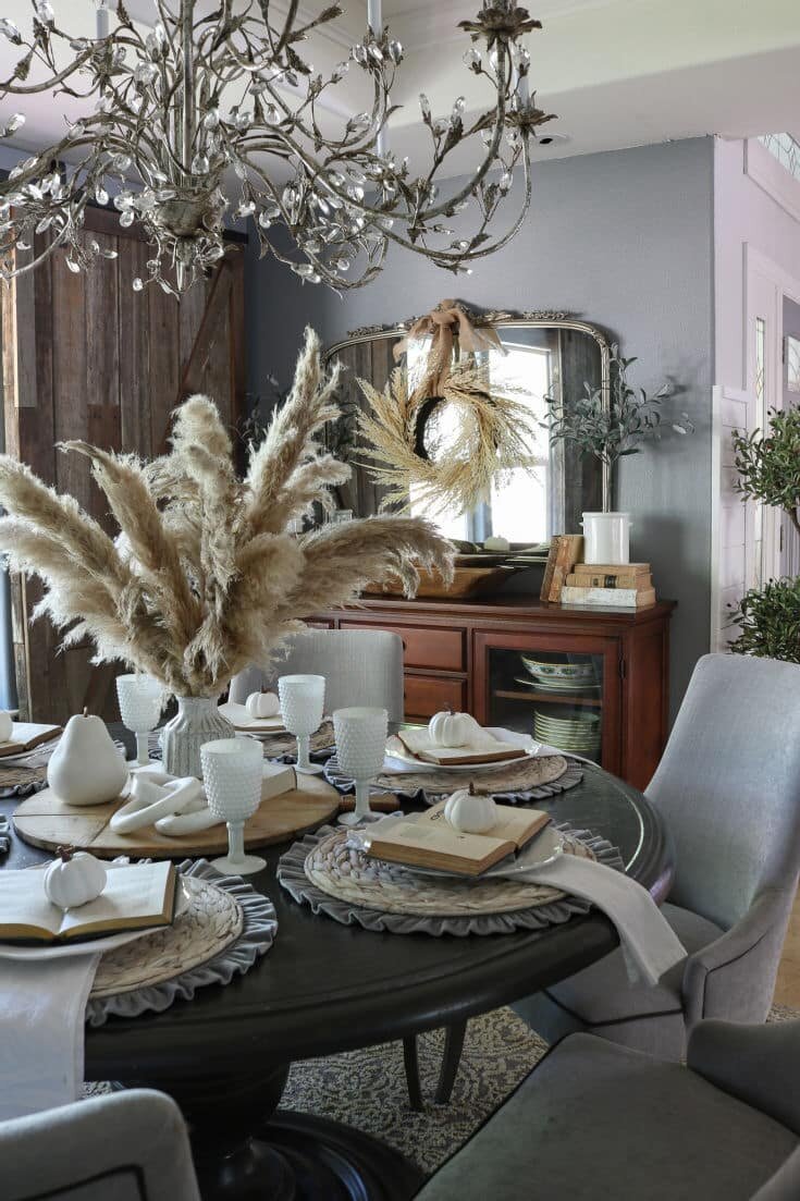 elegant-dramatic-dining-room-with-dried-pampas-grass-decor