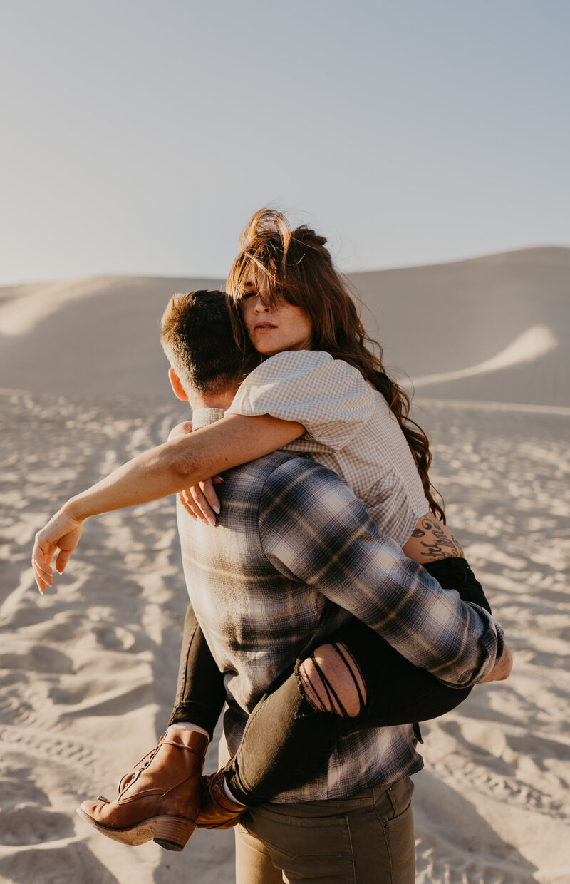 Hug in the Heat | Tori Stanton Photo