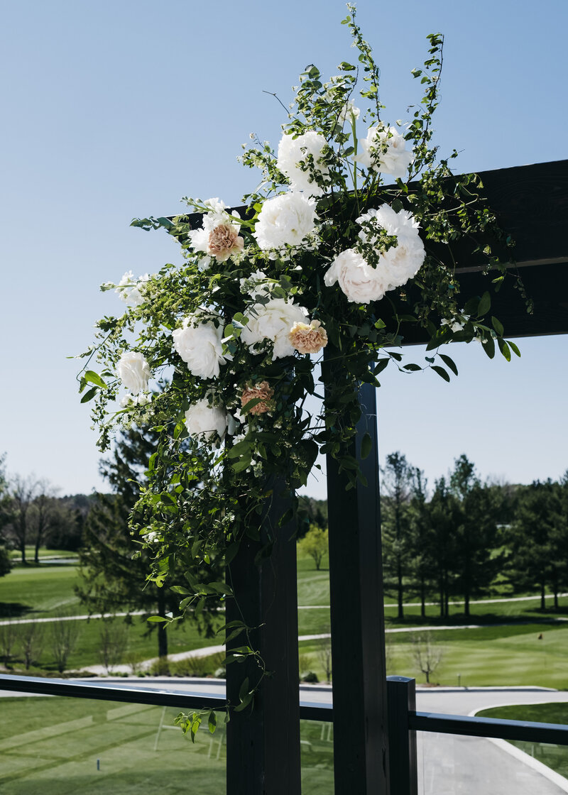 Kendon-Design-Co._Niagara-GTA-Fine-Art-Wedding-Florist-Planner-Designer_Cacie-Caroll-Photography_Editorial-Monthill-Golf-Club-280