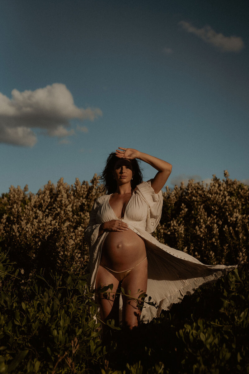 golden pregnancy portrait maternity photography