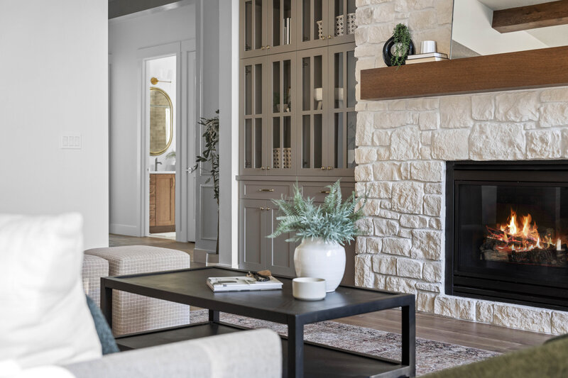 913 W Loretta St-30