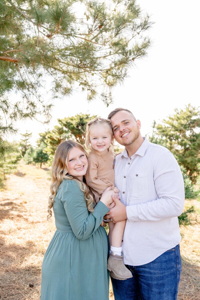 Austin-TX-Christmas-Tree-Farm-Mini-Session-Magnolia-and-Grace-Photography-Co-GinaM-# (1)-15