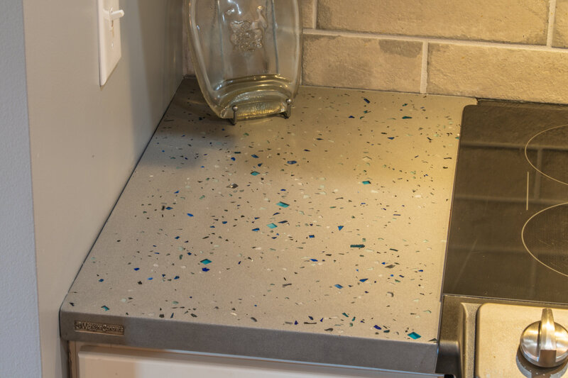 concrete-speckled-countertop