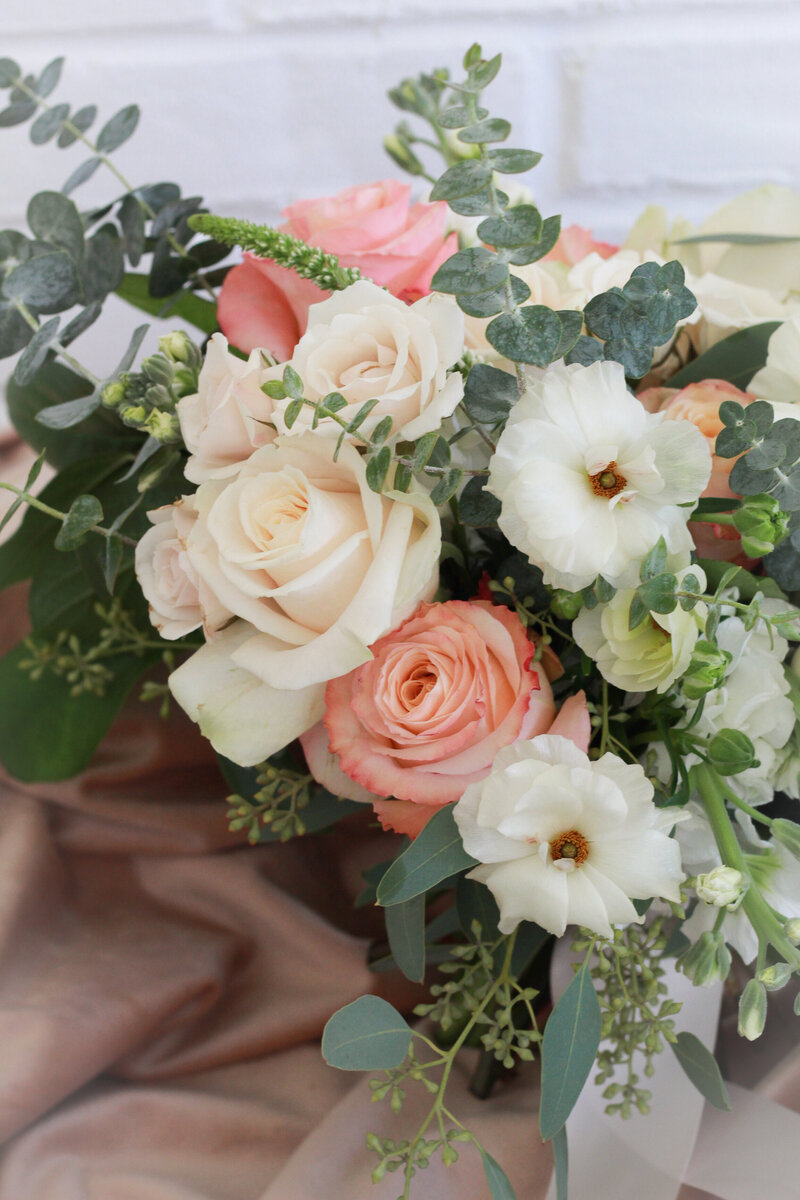 florist-greenwich-new-york-connecticut-designer-preservation-floral-wedding-westchester-bouquet-rose-garden-peach-1