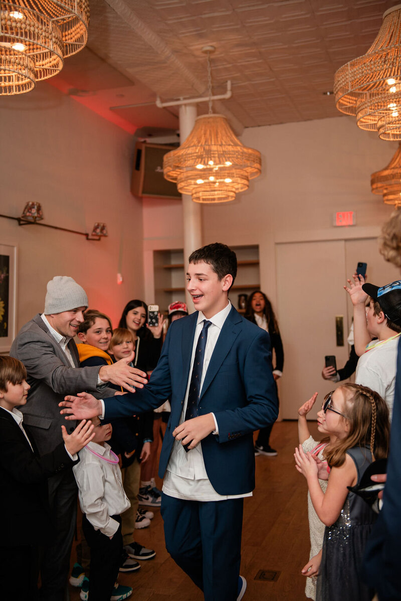 swoon_soiree_sneaker_themed_bar_mitzvah_22
