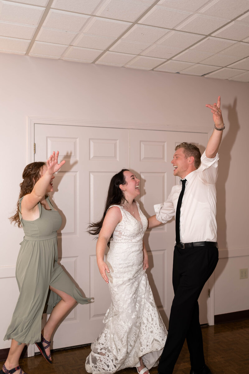 79-K&M - Grand Ledge Opera House Wedding - Mariah Kasten Photo