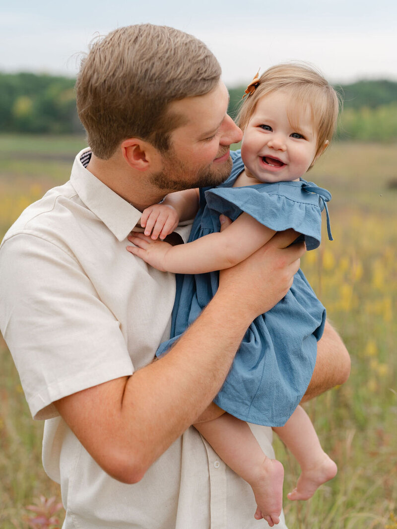 Classic-TruetoColor-Happy-SummerFamilyPictures-Bloomington-EdenPairie-Minnesota8