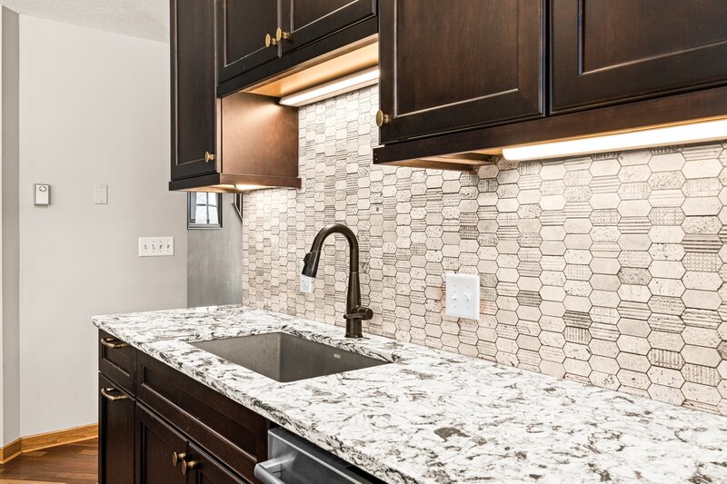 traditional-kitchen-sink