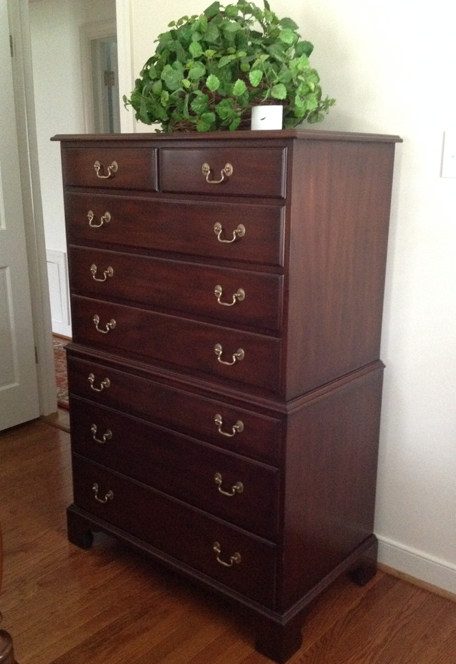 01 Bedeckers Interiors - Kristine Gregory - Chest BEFORE
