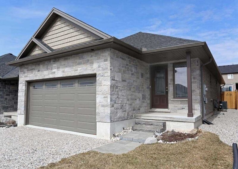 202 Wedgewood Dr Woodstock ontario 2