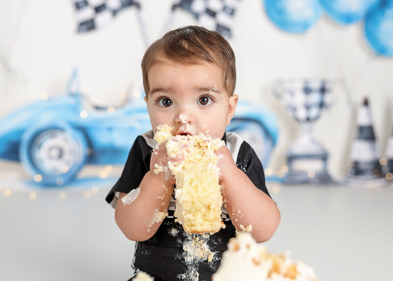 Lindsey Powell is a Marietta-based photographer for newborns, children, seniors and families.