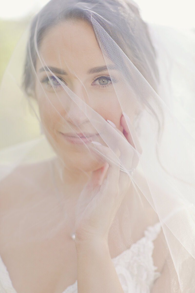 canyonwood ridge-bride-bridal portrait-robin rogers photography-veil shots