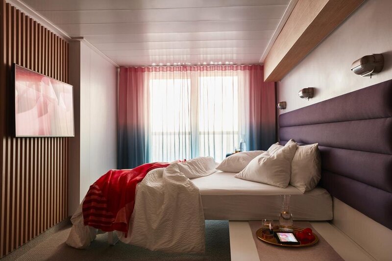 IMG-SCL-2021-CAB-sea-terrace-xl-editorial-undone-bed-UNCROPPED
