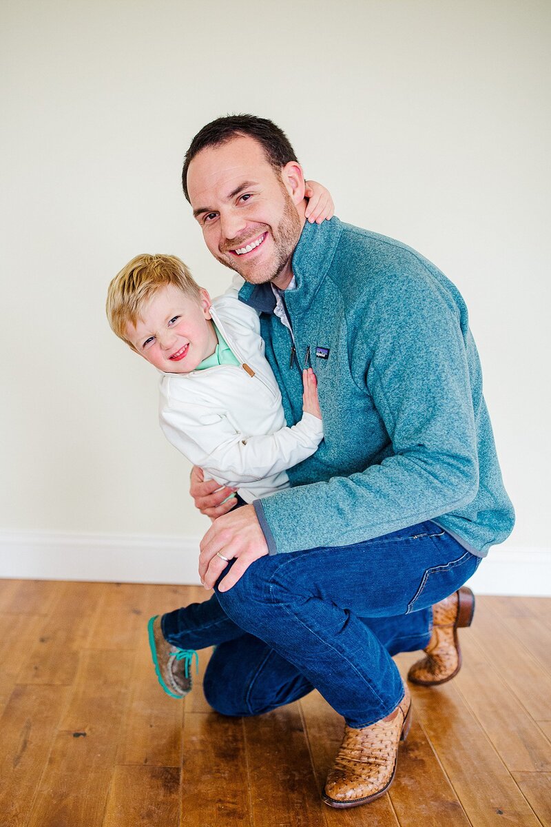 dad and son by knoxville wedding photographer, amanda may photos