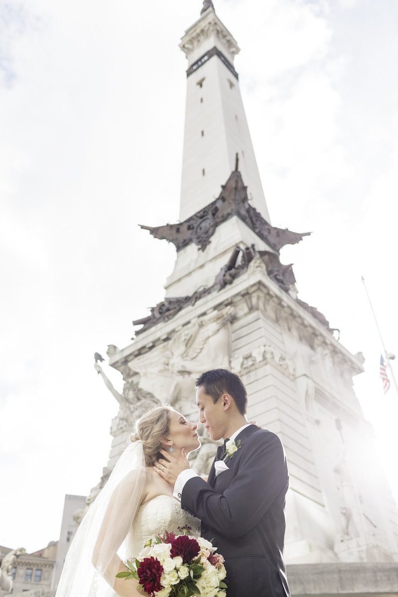 Indianapolis Circle Wedding Pictures | Erika Brown Photography