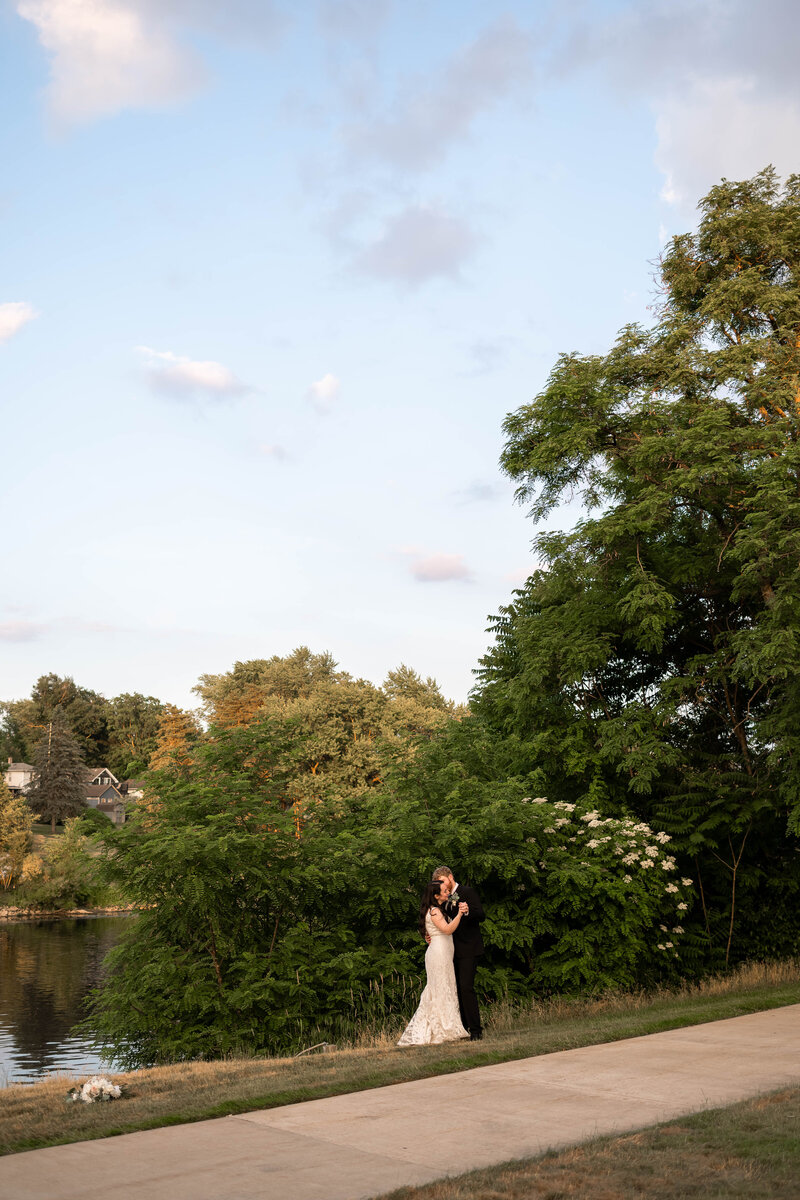73-K&M - Grand Ledge Opera House Wedding - Mariah Kasten Photo