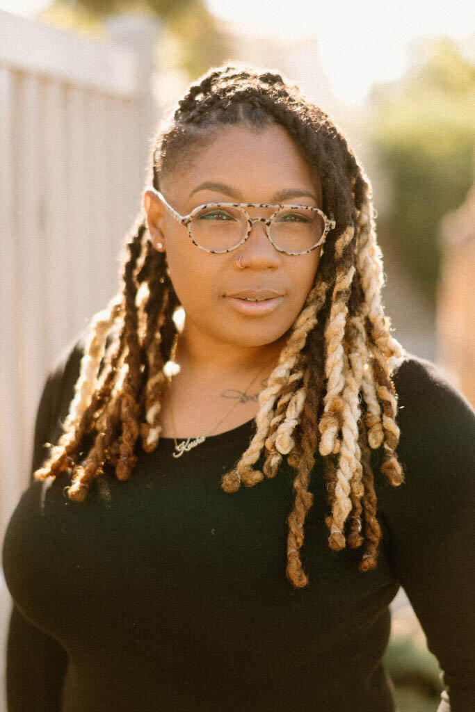 keisha osborne - ASL interpreter - Podcaster - Consultant - Coach