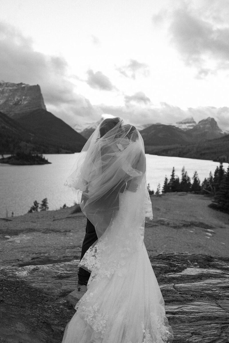 Glacier National Park elopement photos by a Dallas and destination wedding photographer